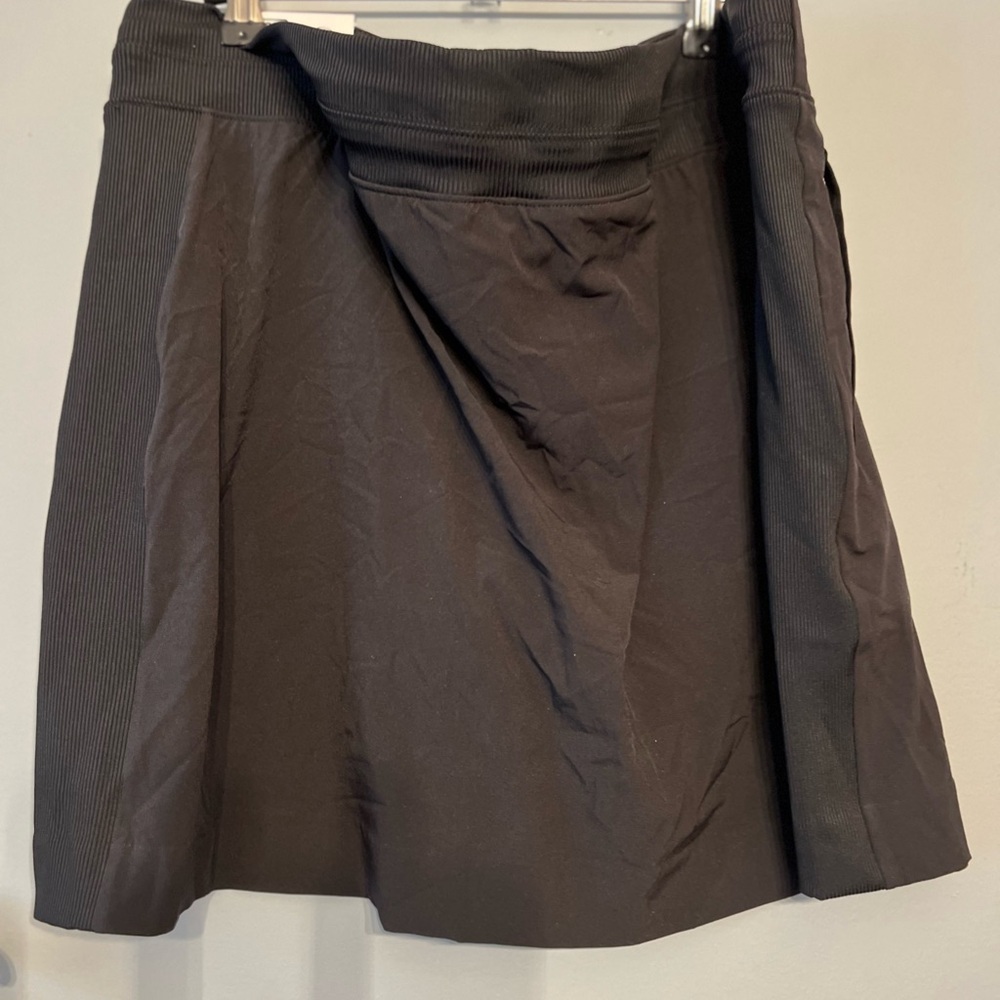 Women's Black Stretch Skort - Picture 2 of 4